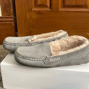 Ugg slippers, lightly used